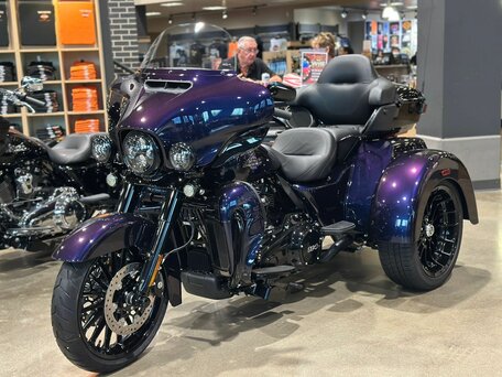 2025 Harley-Davidson Tri Glide, фиолетовый, 7250000 рублей, вид 1