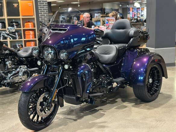 2025 Harley-Davidson Tri Glide, фиолетовый, 7250000 рублей