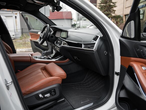 2019 BMW X7 M50d I (G07), белый - вид 22