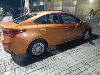 2017 Hyundai Solaris II, оранжевый, 1350000 рублей, вид 4