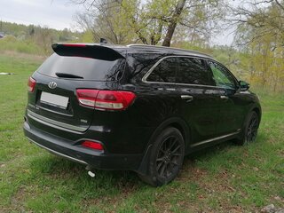 2017 Kia Sorento III Prime, чёрный, 2500000 рублей, вид 3