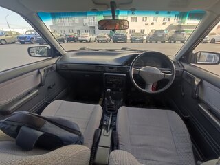 1990 Mazda Familia VI (BG), белый, 500000 рублей, вид 4