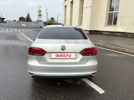 2014 Volkswagen Jetta VI, серебристый, вид 4