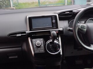 2013 Toyota Wish II Рестайлинг, чёрный, 1850000 рублей, вид 4
