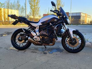 2016 Yamaha MT-07 (FZ-07), белый, 695000 рублей, вид 3