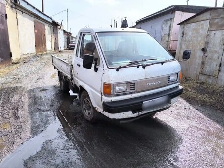 1993 Toyota TownAce, белый, 750000 рублей, вид 2