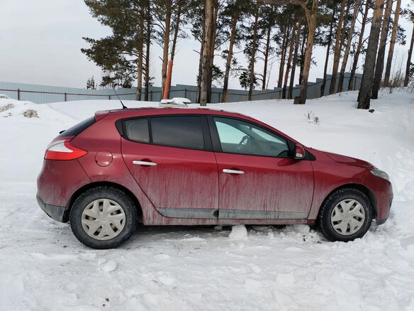 2013 Renault Megane III Рестайлинг, красный, 790000 рублей - вид 3
