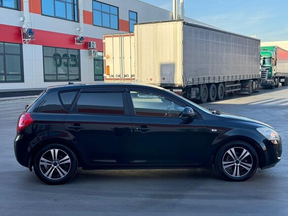 2009 Kia Ceed I, чёрный, 660000 рублей - вид 3