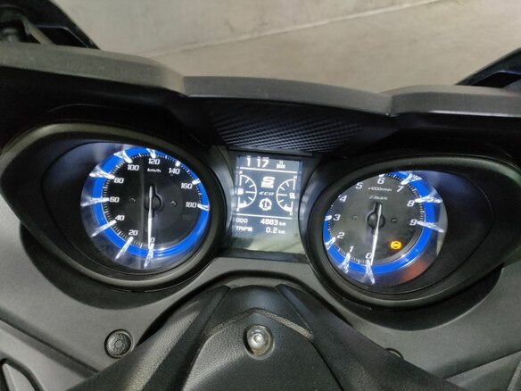 2021 Yamaha TMAX, серый - вид 4