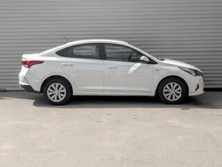 2022 Hyundai Solaris II Рестайлинг, белый, 1595000 рублей, вид 4