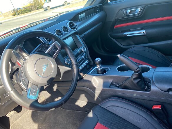 2019 Ford Mustang VI Рестайлинг, красный - вид 12