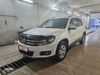 2011 Volkswagen Tiguan I Рестайлинг, белый, 1450000 рублей, вид 2