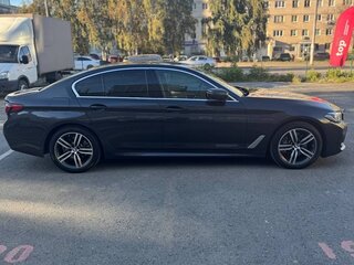 2022 BMW 5 серии 530i xDrive VII (G30/G31/G38) Рестайлинг, чёрный, 5200000 рублей, вид 5