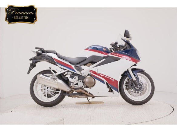 2020 Honda VFR 800, белый, 860000 рублей