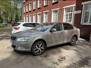 2011 Skoda Octavia II (A5) Рестайлинг, серый, 650000 рублей, вид 2
