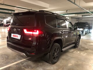 2022 Toyota Land Cruiser 300 Series, чёрный, 13490000 рублей, вид 3