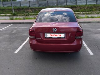 2011 Volkswagen Polo V, красный, 620000 рублей, вид 3