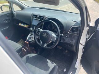 2013 Toyota Ractis II, белый, 1300000 рублей, вид 5