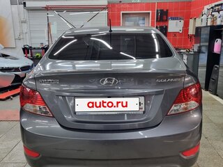 2013 Hyundai Solaris I, серый, 900000 рублей, вид 4