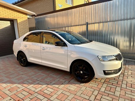 2017 Skoda Rapid I Рестайлинг, белый, 1380000 рублей, вид 1