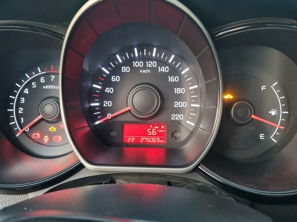 2015 Kia Rio III Рестайлинг, чёрный, 750000 рублей - вид 4
