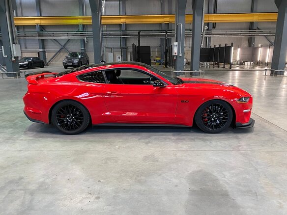 2019 Ford Mustang VI Рестайлинг, красный - вид 9