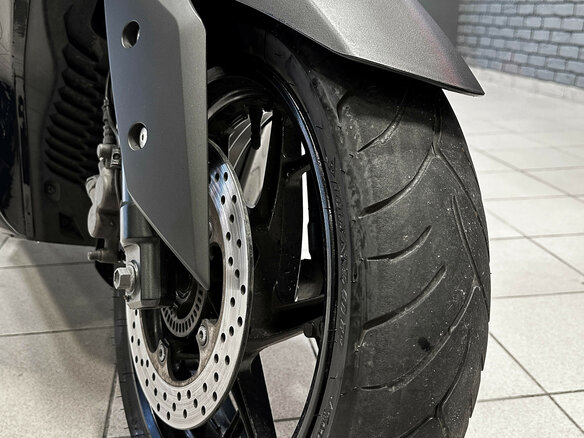 2019 Yamaha XMAX, чёрный - вид 11