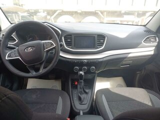 2025 Lada (ВАЗ) Vesta I Рестайлинг (NG), белый, 1233000 рублей, вид 5