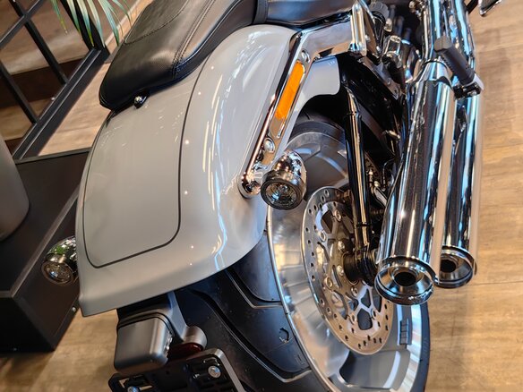 2024 Harley-Davidson Fat Boy, серый, 3500000 рублей - вид 18