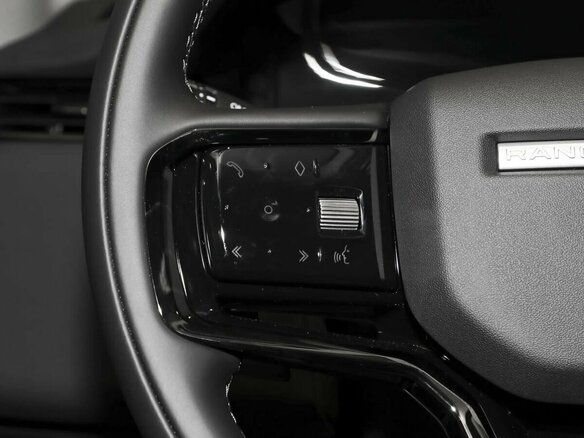2025 Land Rover Range Rover Evoque II Рестайлинг, чёрный, 6090000 рублей - вид 13