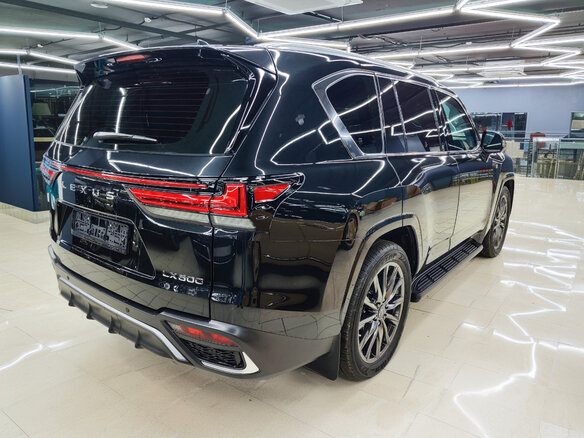 2022 Lexus LX 600 IV, чёрный - вид 4