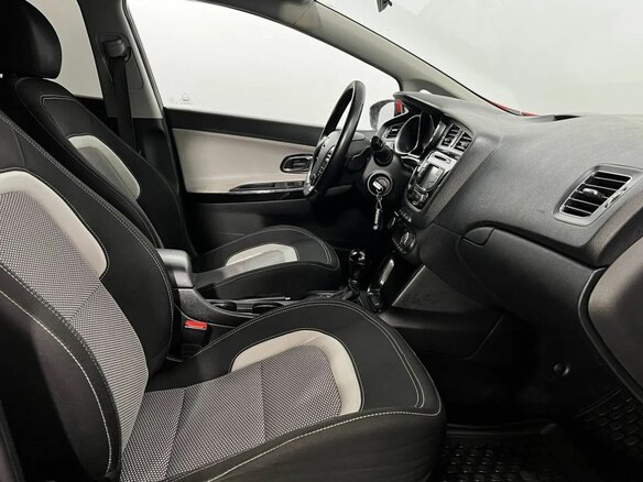 2014 Kia Ceed II, красный, 1040000 рублей - вид 12