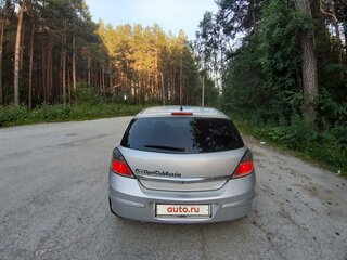 2008 Opel Astra H Рестайлинг, серебристый, 650000 рублей, вид 3