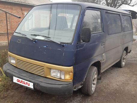 1987 Nissan Urvan, синий, 240000 рублей, вид 3