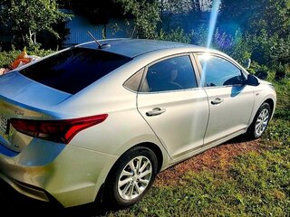 2018 Hyundai Solaris II, серебристый, 1500000 рублей, вид 3