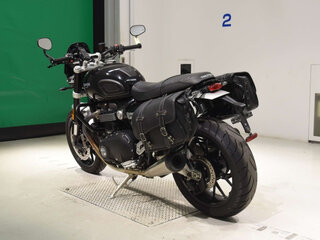 2024 Triumph Street Twin, чёрный, 950000 рублей, вид 4
