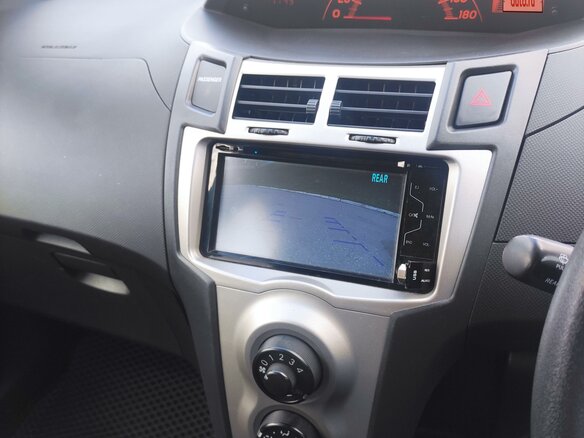 2009 Toyota Vitz II (XP90), серый, 710000 рублей - вид 11