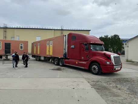 2003 Freightliner Columbia, красный, 2290000 рублей, вид 4