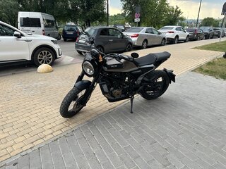 2020 Husqvarna Svartpilen 701, чёрный, 990000 рублей, вид 5