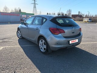 2010 Opel Astra J, серебристый, 800000 рублей, вид 4