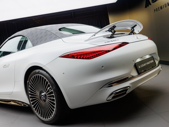 2025 Mercedes-Benz Maybach SL, белый - вид 6
