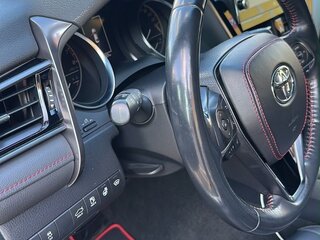 2022 Toyota Camry VIII (XV70) Рестайлинг, белый, 3350000 рублей, вид 4