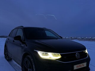 2021 Volkswagen Tiguan II Рестайлинг, чёрный, 5099999 рублей, вид 5