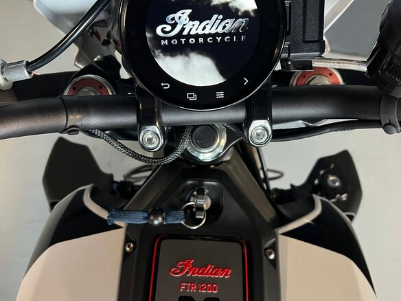 2022 Indian FTR 1200, белый, 1080000 рублей - вид 6