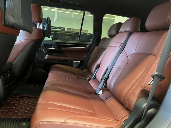 2017 Lexus LX 570 III Рестайлинг 2, чёрный, 7825000 рублей - вид 16