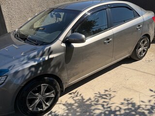 2011 Kia Cerato 6-speed II, серый, 800000 рублей, вид 1