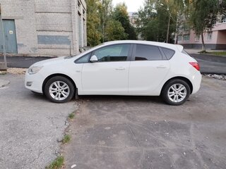 2011 Opel Astra J, белый, 650000 рублей, вид 2