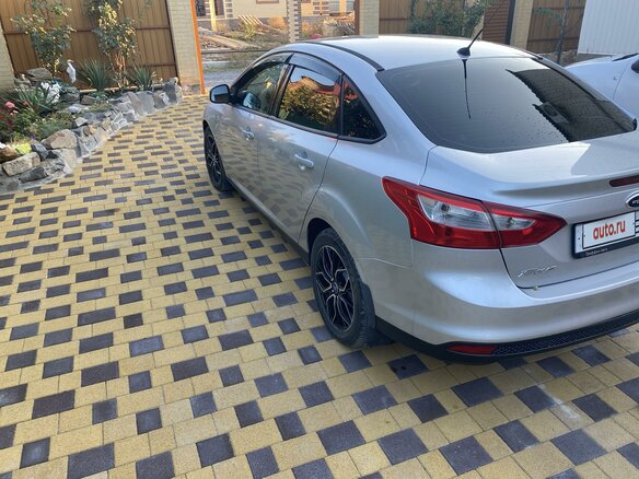 2014 Ford Focus III, серебристый, 1000000 рублей - вид 2