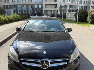 2014 Mercedes-Benz A-Класс 180 III (W176), чёрный, 1500000 рублей, вид 3