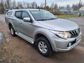 2017 Mitsubishi L200 V, серебристый, 2370000 рублей, вид 3